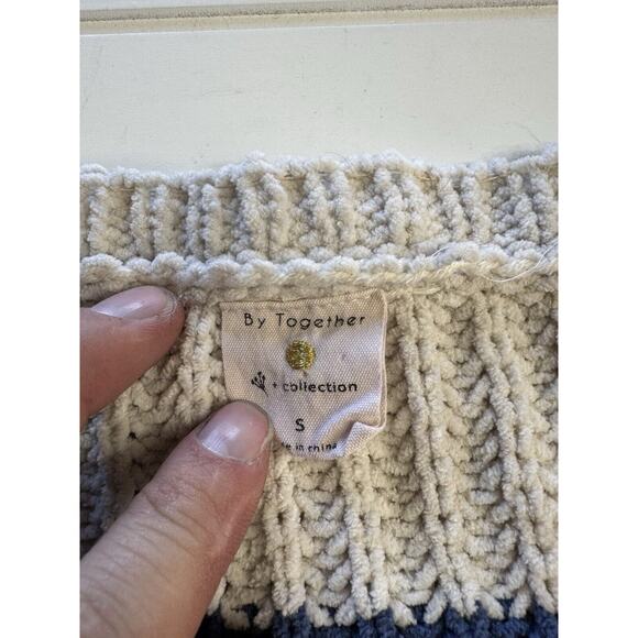 By Together Blue Cream Chunky Oversized Knit Sweater Size Small - Picture 3 of 6